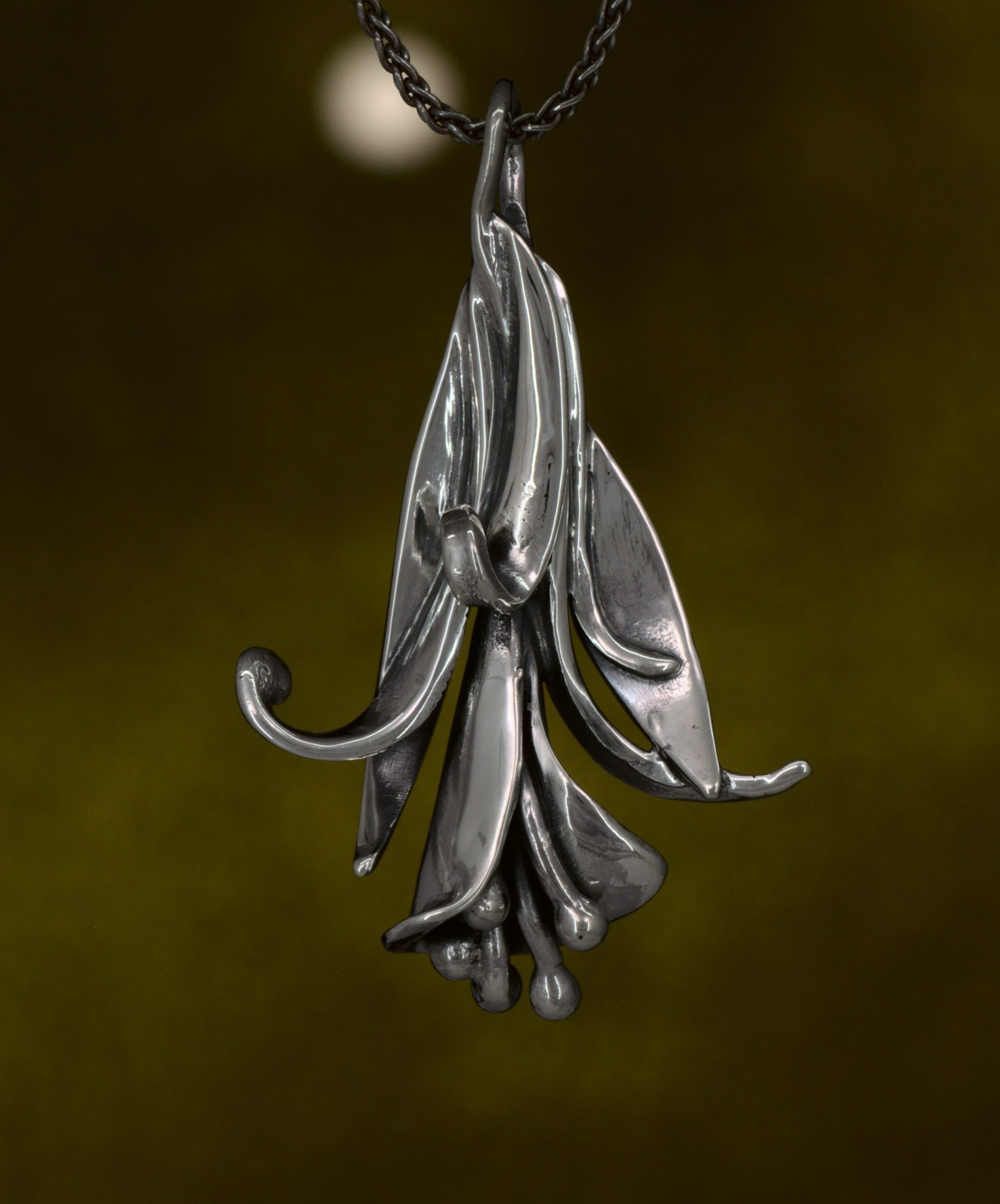 Calla Lily Pendant - Image 3